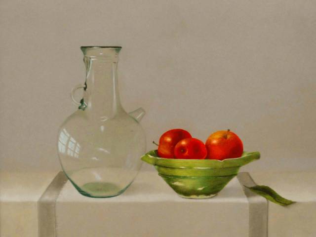 Appels in oude schaal en fles