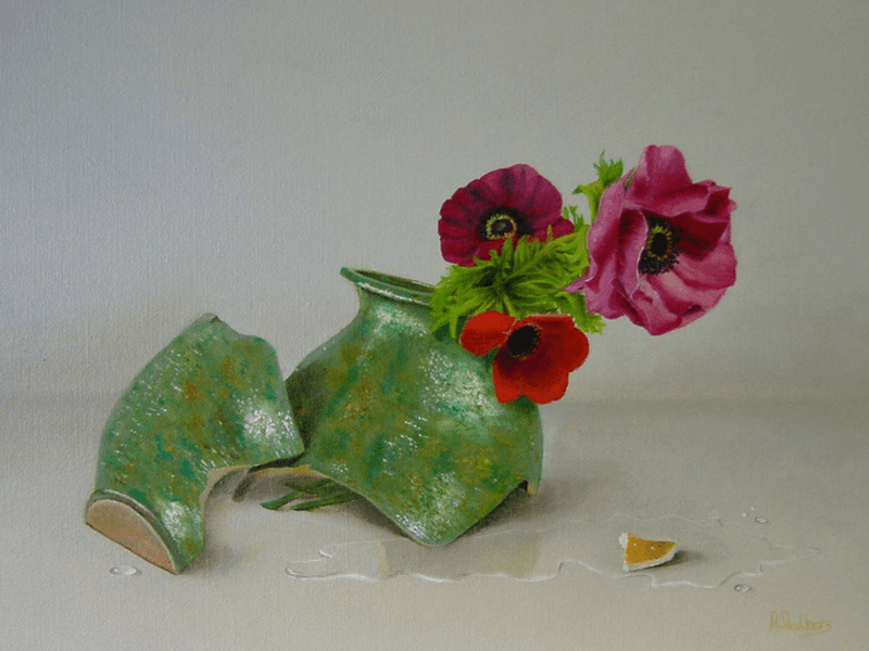 Anemonen en een gebroken vaas