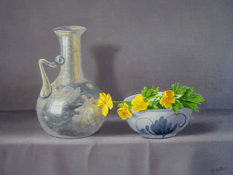 Romeins flesje en schaaltje boterbloemen